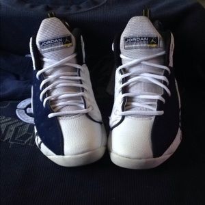 🔥JORDAN JUMPMAN TEAM II ✖️USED✖️GREAT CONDITION💯